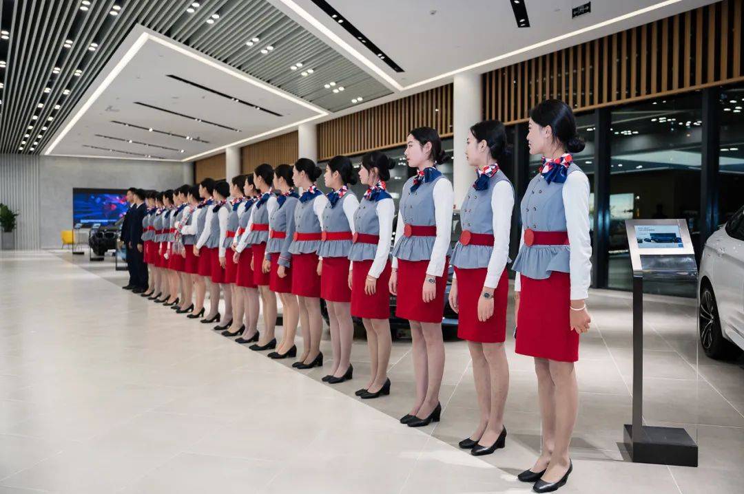 蓉渝双城记 从巴蜀美食到现代服务的交融